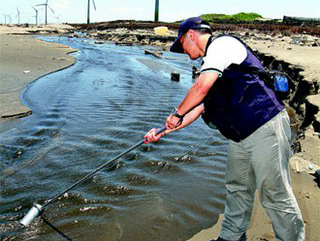 偷排、漏油15年 魚死鳥傷西瓜爛